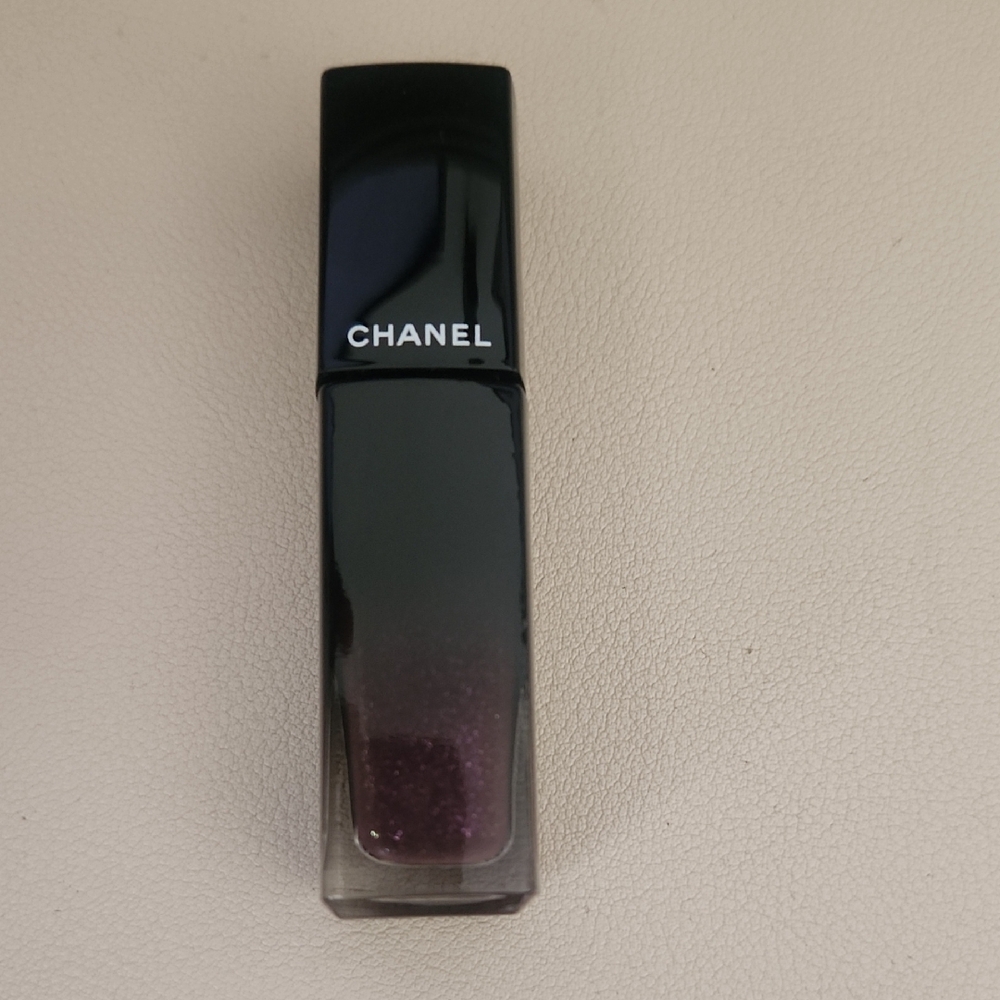 CHANEL 25 Limited Edition Lip Laque